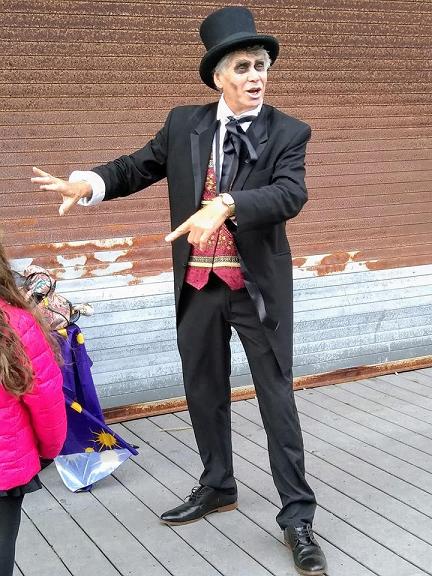 Professor Knowsall- vareity entertainer Magician for Halloween theme shows in NJ, Halloween Magician in New Jersey