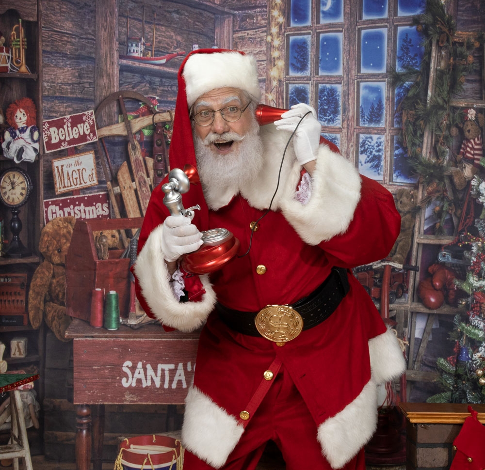 Top Vareity Entertainer- real beard Santa Claus NJ, professinal film and stage actor, children's entertainer formerly of Braodway poses as the real Santa Claus, Magical Santa entertainers all ages both parents and their children